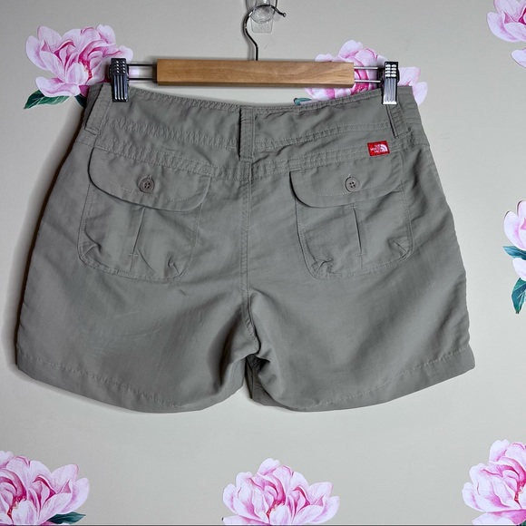 The North Face Active Hiking Shorts.  W-9 - Picture 4 of 7